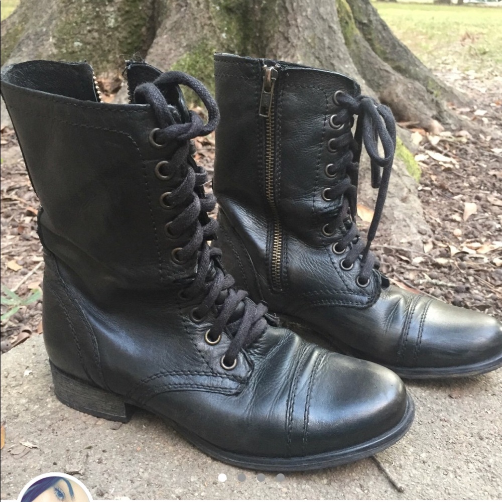 Black lace up Steve Madden boots
